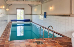 Nice Home In Tjörn With Sauna Skärhamn